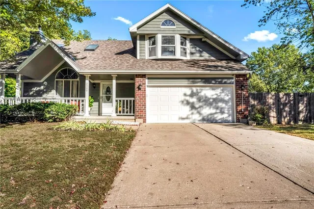 $349,999 | 2400 Northwest 1 Street, Blue Springs, MO 64014