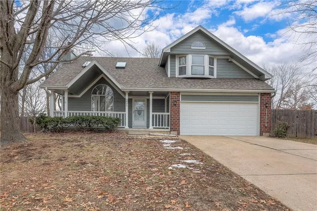 $337,499 | 2400 Northwest 1 Street, Blue Springs, MO 64014