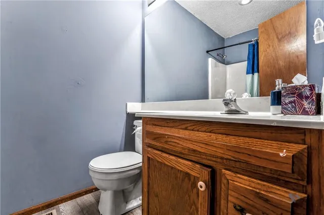 $349,999 | 2400 Northwest 1 Street, Blue Springs, MO 64014