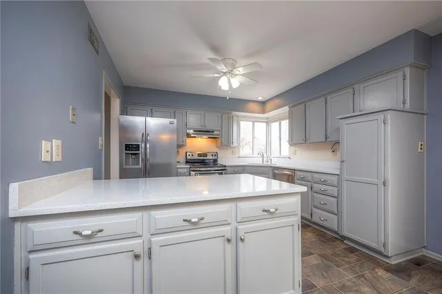 $337,499 | 2400 Northwest 1 Street, Blue Springs, MO 64014