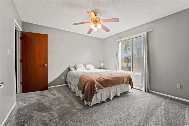 $349,999 | 2400 Northwest 1 Street, Blue Springs, MO 64014