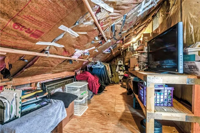 $349,999 | 2400 Northwest 1 Street, Blue Springs, MO 64014