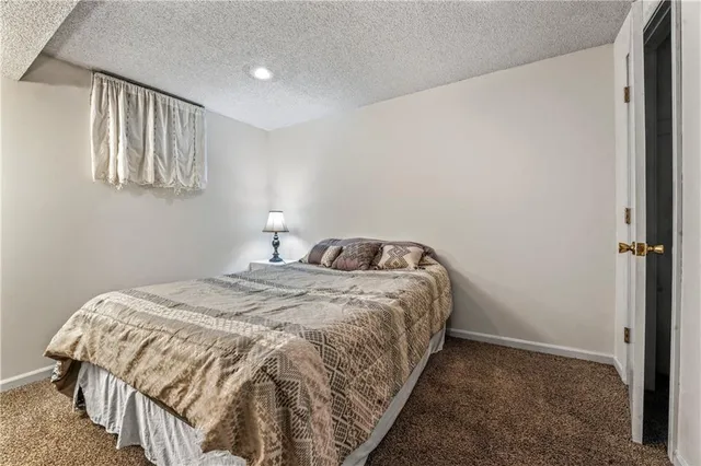 $349,999 | 2400 Northwest 1 Street, Blue Springs, MO 64014