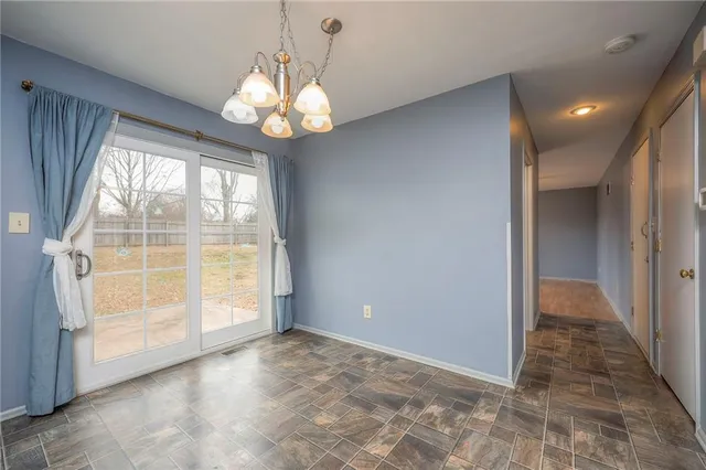 $337,499 | 2400 Northwest 1 Street, Blue Springs, MO 64014