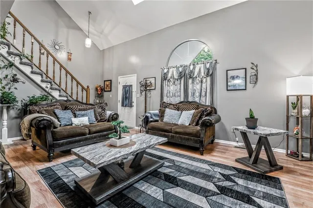 $349,999 | 2400 Northwest 1 Street, Blue Springs, MO 64014