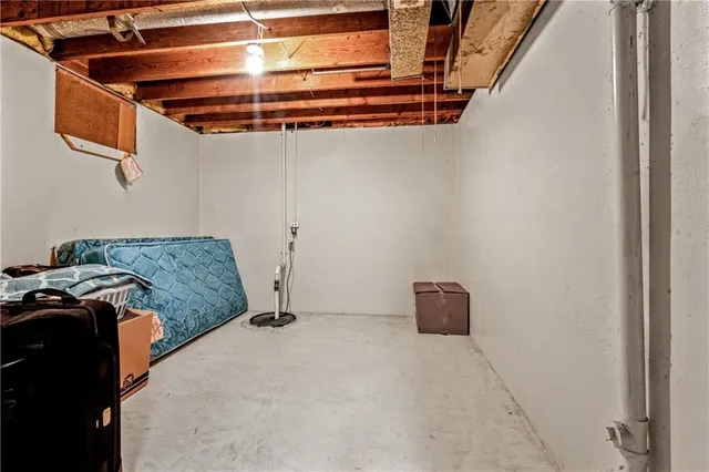 $349,999 | 2400 Northwest 1 Street, Blue Springs, MO 64014