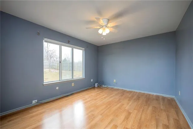 $337,499 | 2400 Northwest 1 Street, Blue Springs, MO 64014