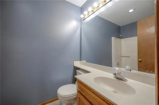 $337,499 | 2400 Northwest 1 Street, Blue Springs, MO 64014