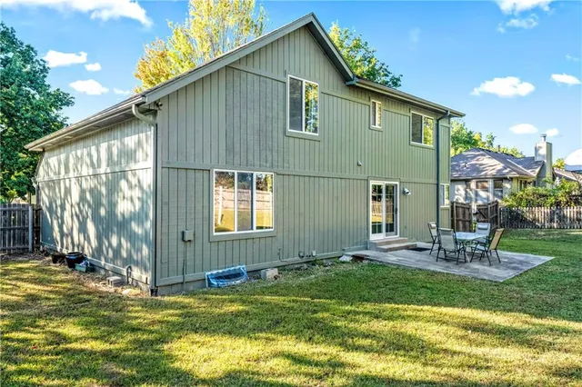 $349,999 | 2400 Northwest 1 Street, Blue Springs, MO 64014