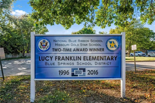 $349,999 | 2400 Northwest 1 Street, Blue Springs, MO 64014