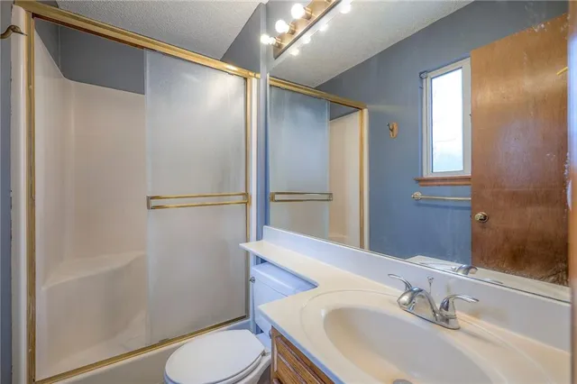 $337,499 | 2400 Northwest 1 Street, Blue Springs, MO 64014