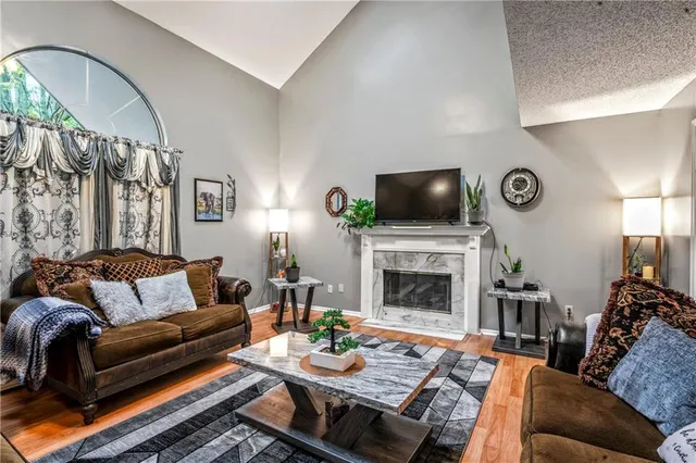 $349,999 | 2400 Northwest 1 Street, Blue Springs, MO 64014