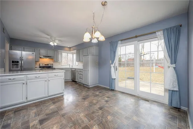 $337,499 | 2400 Northwest 1 Street, Blue Springs, MO 64014