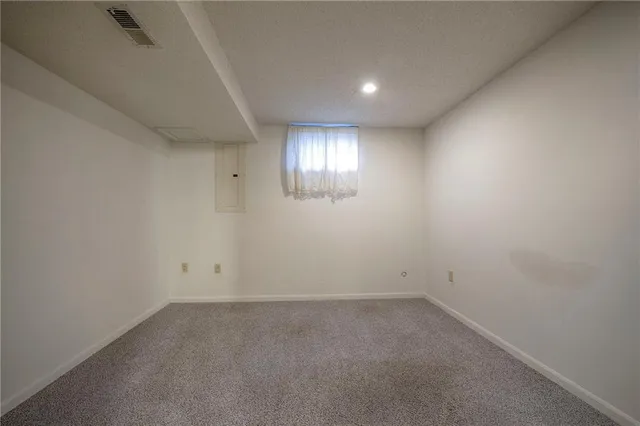 $337,499 | 2400 Northwest 1 Street, Blue Springs, MO 64014