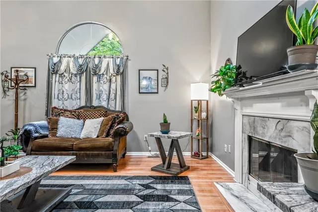 $349,999 | 2400 Northwest 1 Street, Blue Springs, MO 64014