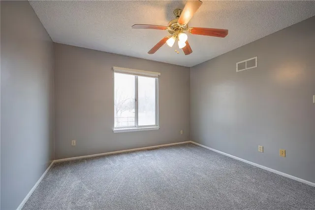 $337,499 | 2400 Northwest 1 Street, Blue Springs, MO 64014