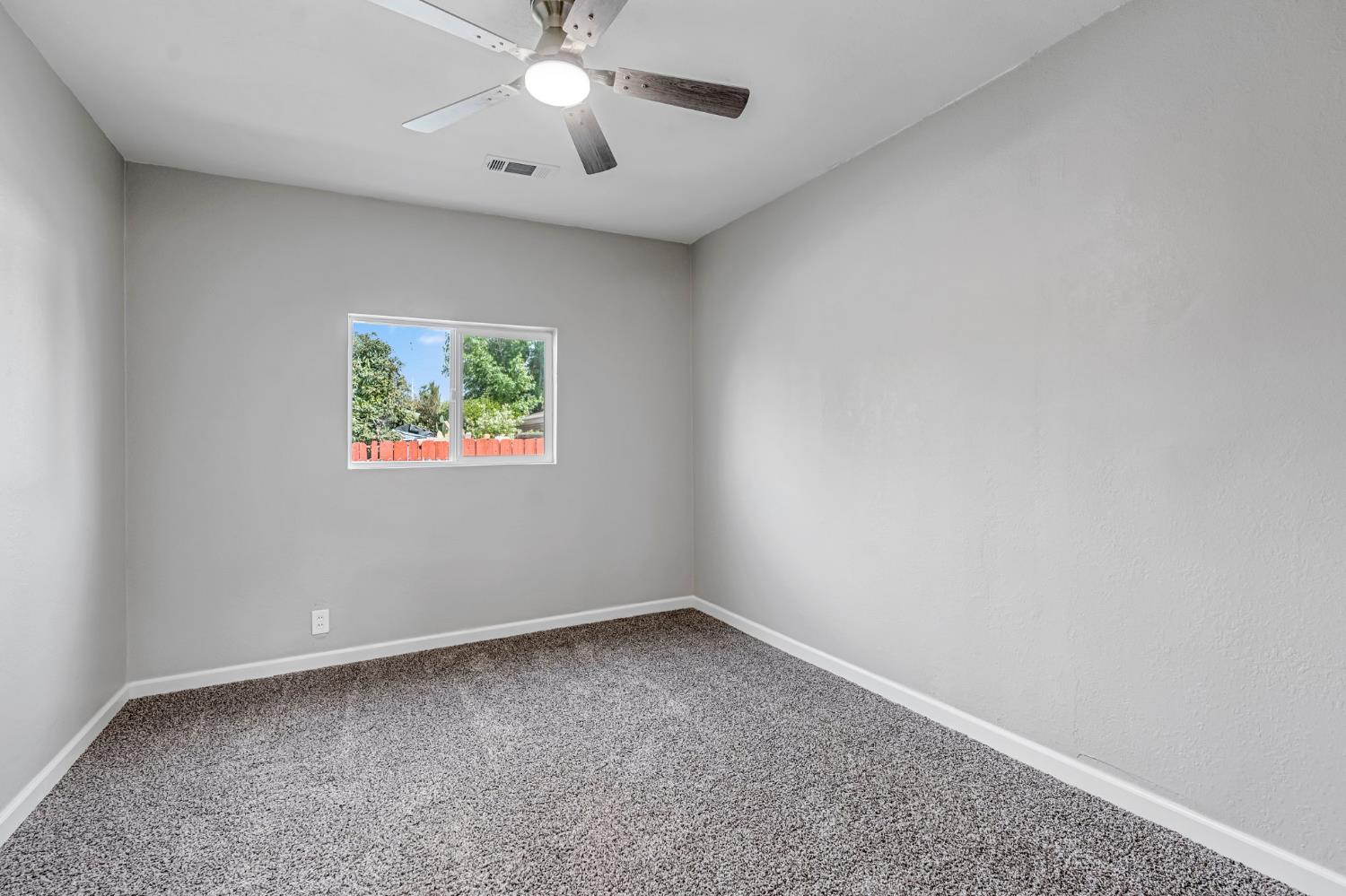 914 Clinton Street Madera, CA 93638 - Photo 20 of 32