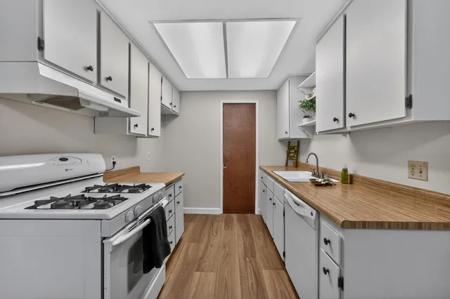 $499,000 | 2017 North Cirby Way, Roseville, CA 95661