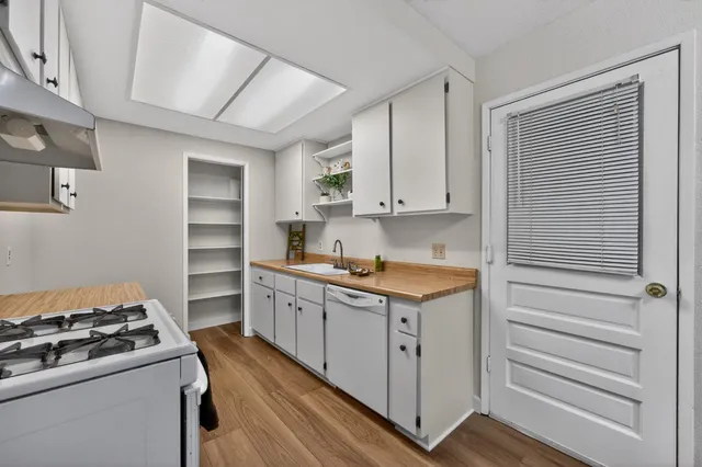 $499,000 | 2017 North Cirby Way, Roseville, CA 95661