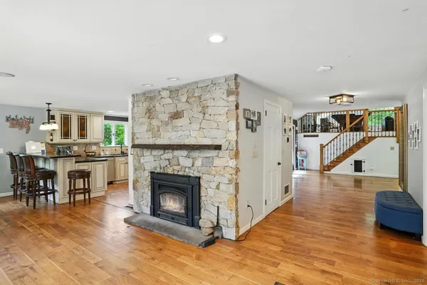 $1,100,000 | 68 Old Dike Road, Trumbull, CT 06611