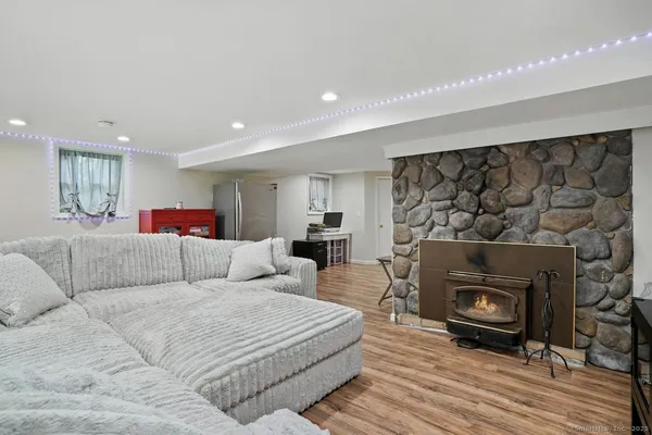 $1,100,000 | 68 Old Dike Road, Trumbull, CT 06611