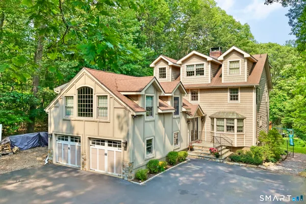 $1,100,000 | 68 Old Dike Road, Trumbull, CT 06611