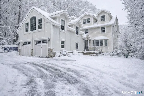 $1,100,000 | 68 Old Dike Road, Trumbull, CT 06611