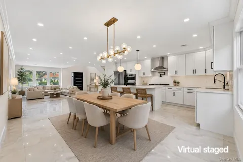 $1,788,000 | 2 Circle Drive, Syosset, NY 11791