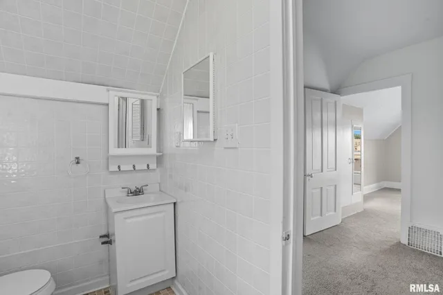 $114,900 | 1416 17th Avenue, Moline, IL 61265