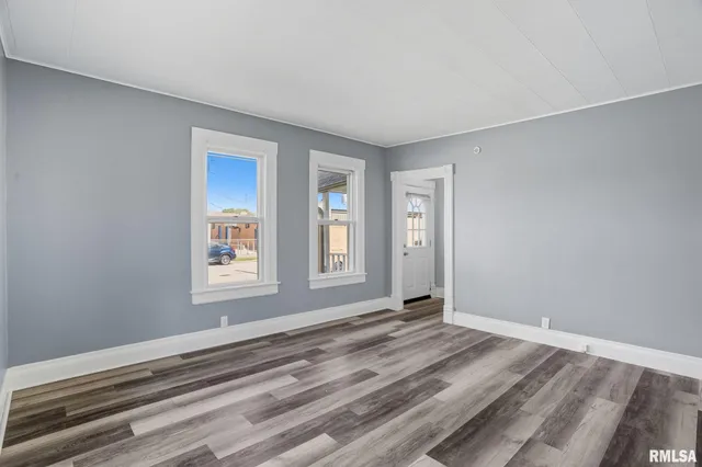 $114,900 | 1416 17th Avenue, Moline, IL 61265