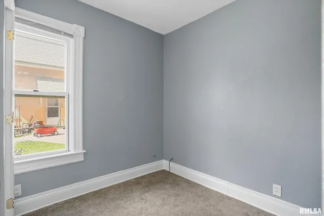 $114,900 | 1416 17th Avenue, Moline, IL 61265