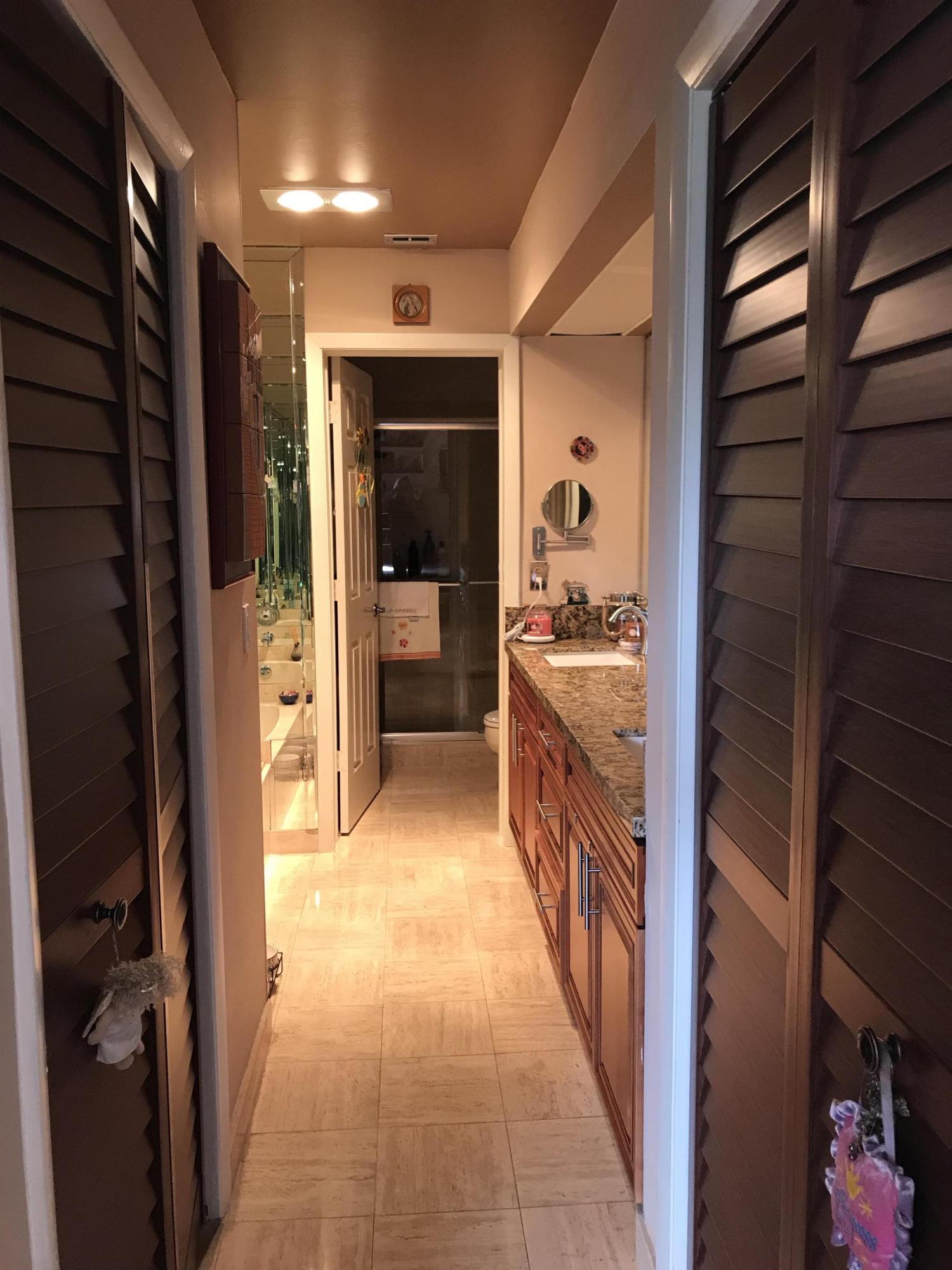 7472 La Paz Boulevard, Unit 102 Boca Raton, FL 33433 - Photo 17 of 30 SCFO1Nc2TsSugDhvuPAnfw