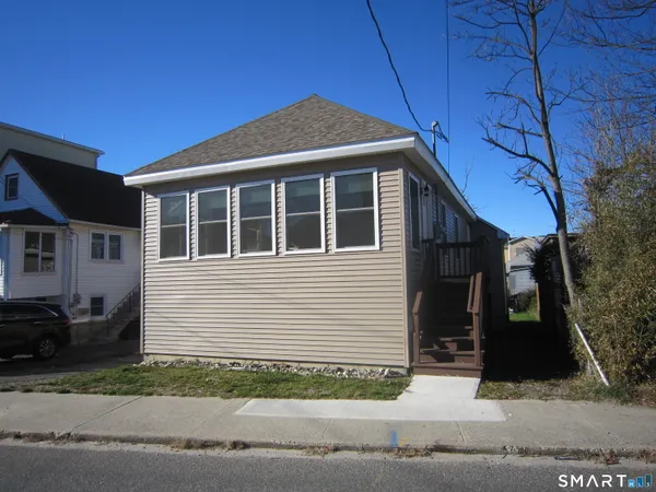 $2,100 | 754 East Broadway, Milford, CT 06460