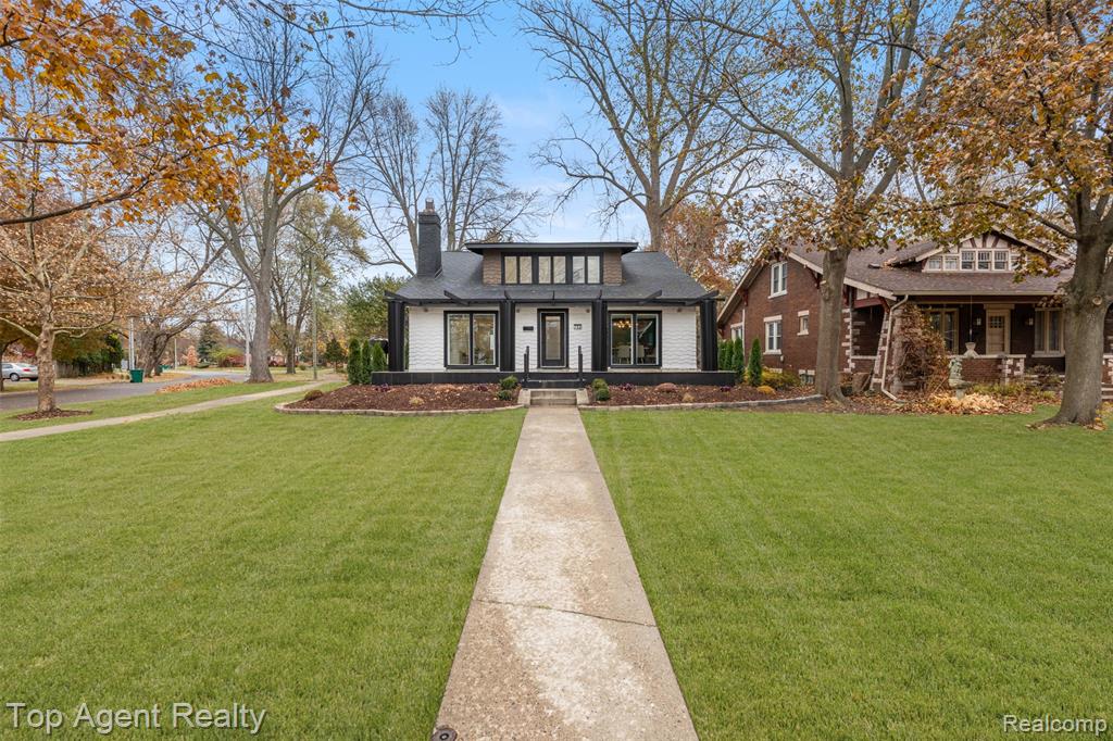 784 Barrington Road Grosse Pointe, MI 48230 - Photo 3 of 55