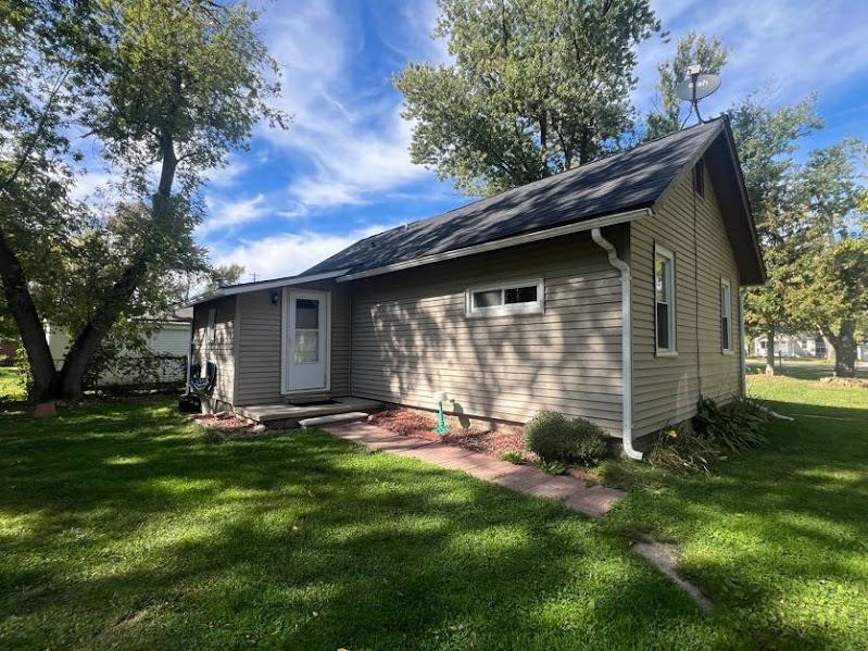 6088 Lapeer Road Burton, MI 48509 - Photo 8 of 24 50190465-f6be1e76-f690-4543-b3d4-2d871e3e0cf9.JPG