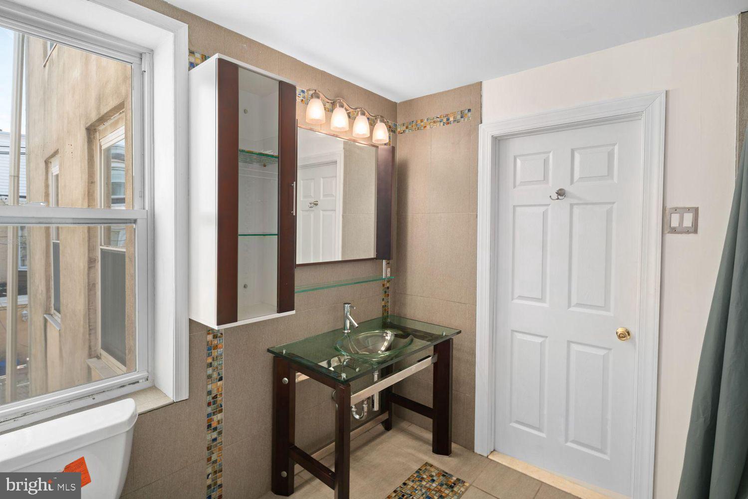 2320 Fitzwater Street Philadelphia, PA 19146 - Photo 15 of 29