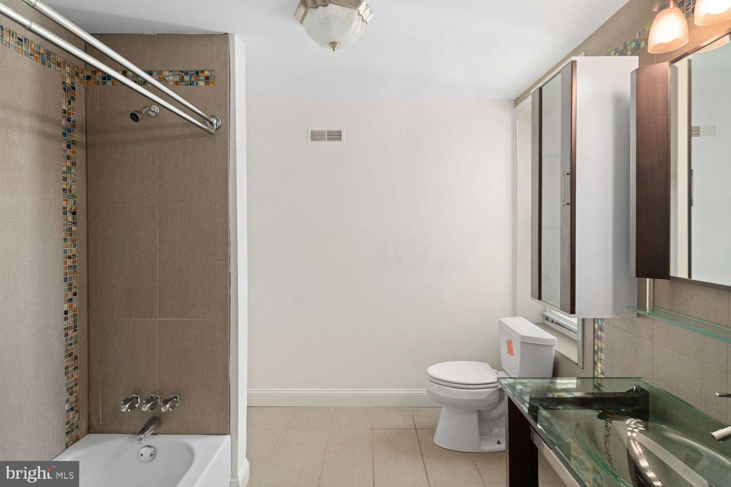 2320 Fitzwater Street Philadelphia, PA 19146 - Photo 16 of 29