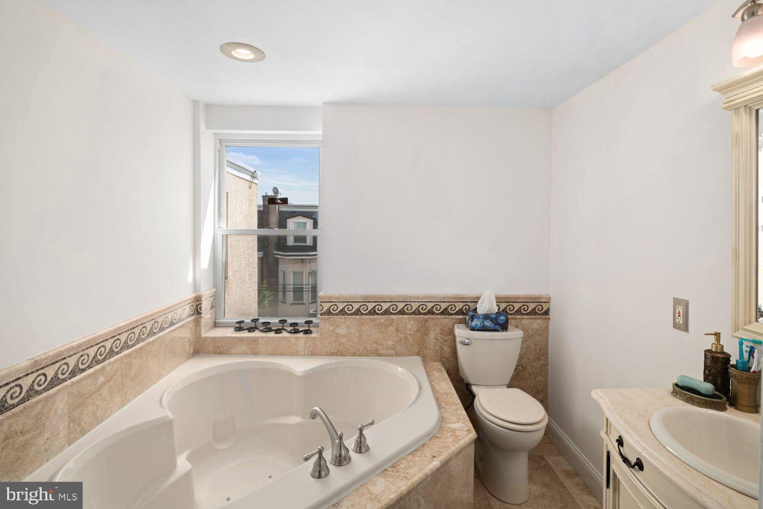 2320 Fitzwater Street Philadelphia, PA 19146 - Photo 23 of 29