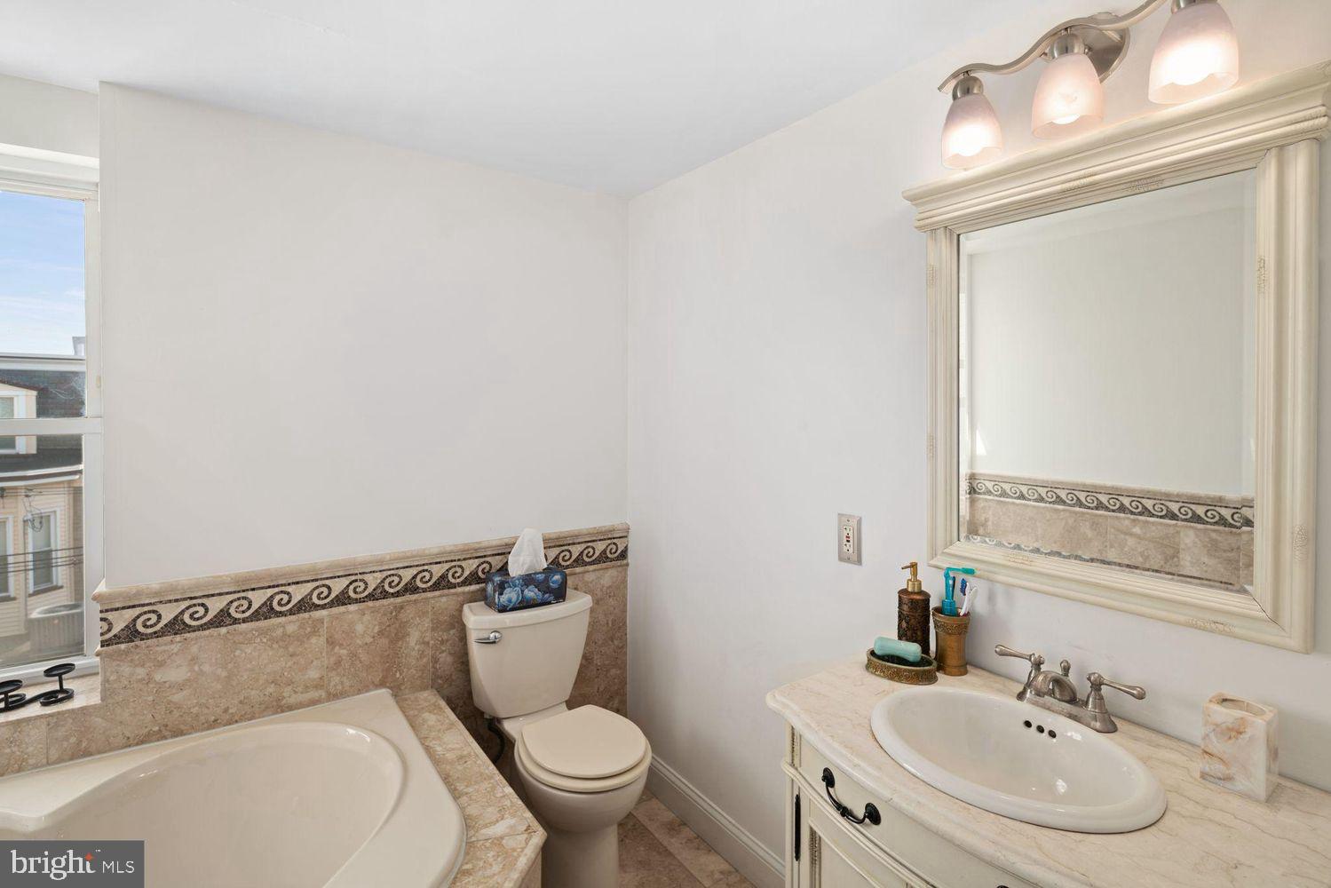 2320 Fitzwater Street Philadelphia, PA 19146 - Photo 24 of 29