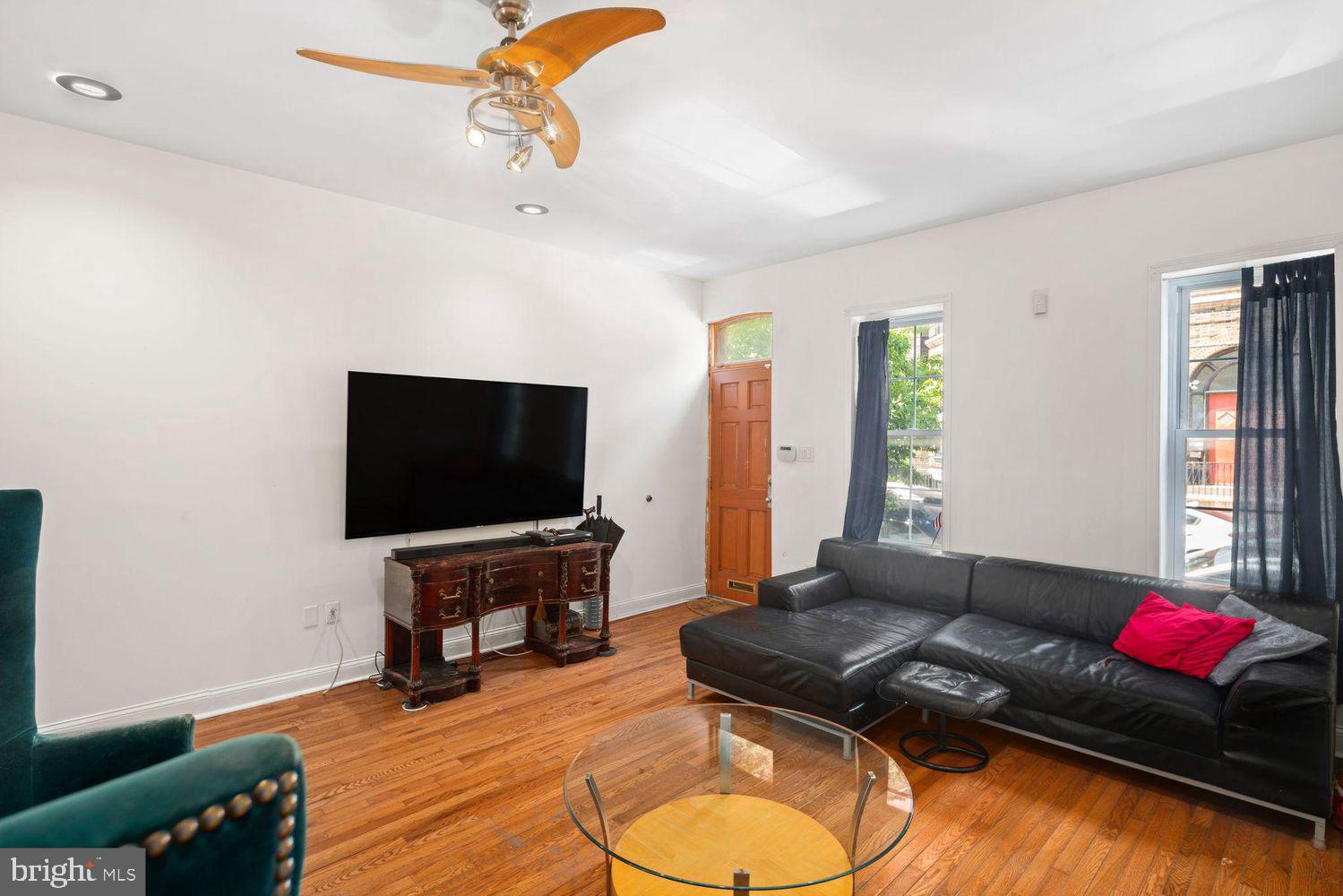 2320 Fitzwater Street Philadelphia, PA 19146 - Photo 4 of 29