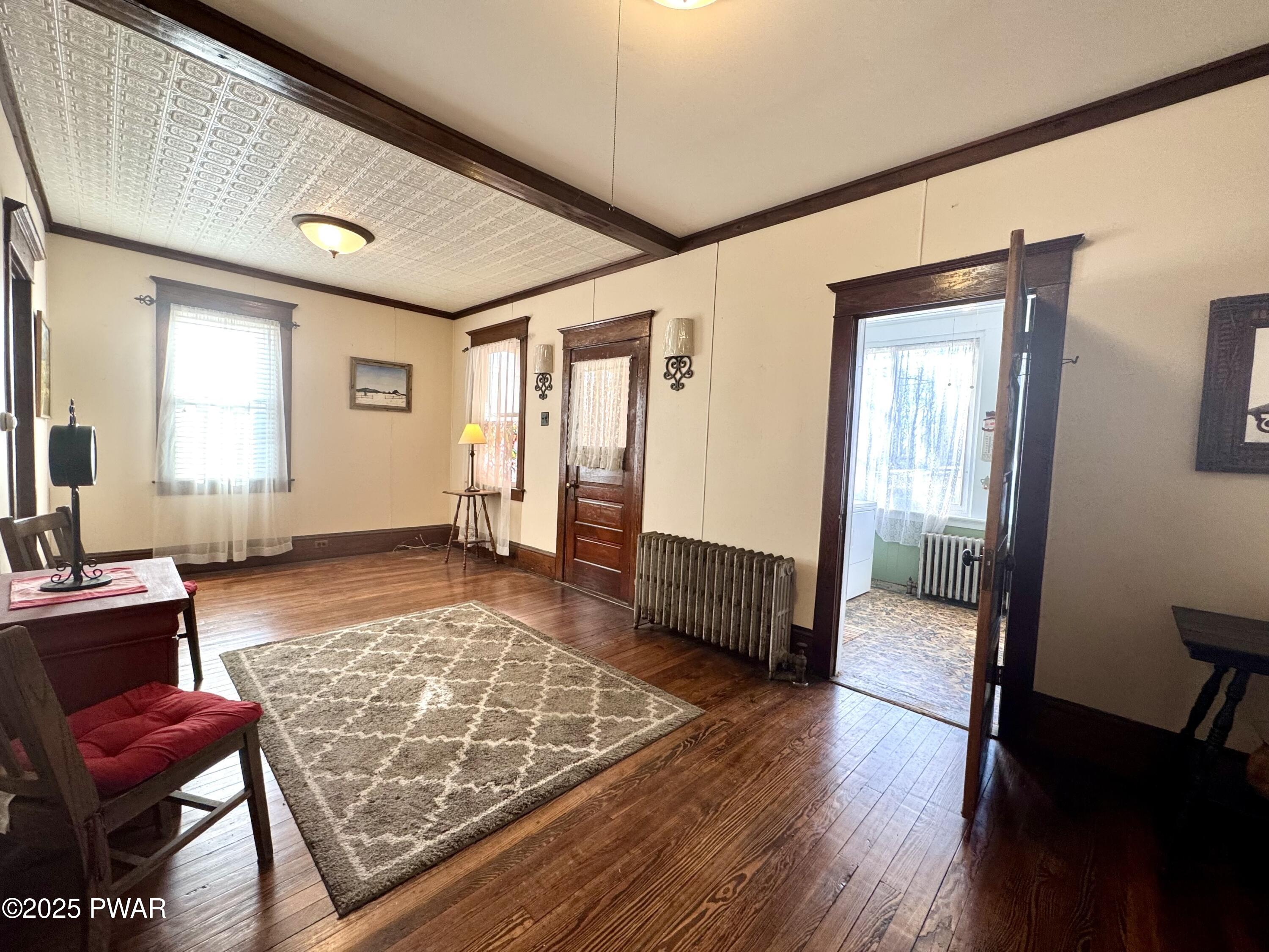 29 Carbondale Road Waymart, PA 18472 - Photo 8 of 28 LIVING ROOM