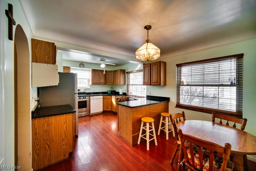 6255 Manchester Road Parma, OH 44129 - Photo 10 of 35