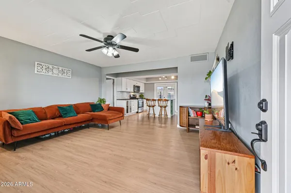 $389,999 | 3338 West Corrine Drive, Phoenix, AZ 85029