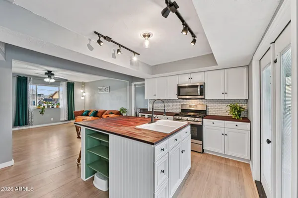 $369,000 | 3338 West Corrine Drive, Phoenix, AZ 85029