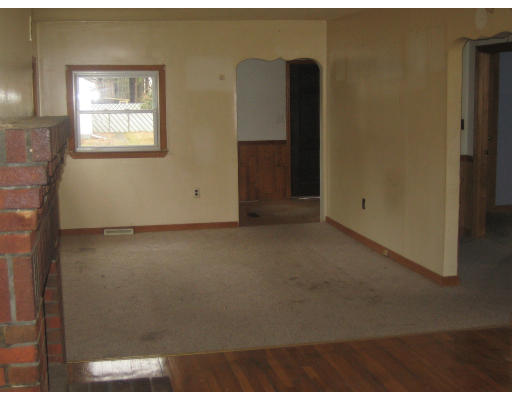 24 West Shore Road Holbrook, MA 02343 - Photo 4 of 6 Gallery Image 4