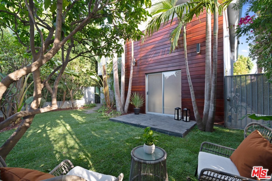 918 Howard Street Marina del Rey, CA 90292 - Photo 28 of 38 a view of a house with backyard sitting area and garden