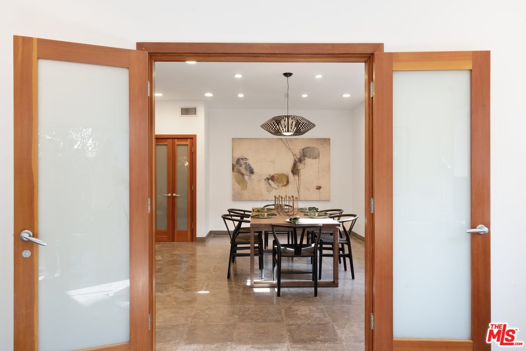 918 Howard Street Marina del Rey, CA 90292 - Photo 7 of 38 a view of a dining room with furniture