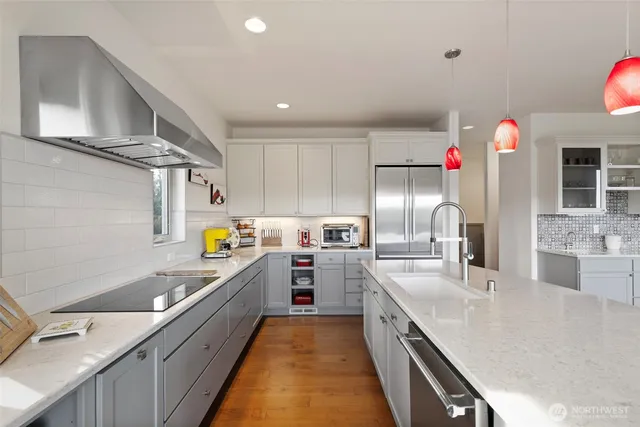 $1,200,000 | 22922 Belvedere Place Northeast, Kingston, WA 98346