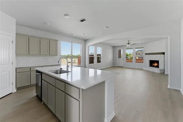 $369,900 | 1221 Sabine River Lane, Springtown, TX 76082