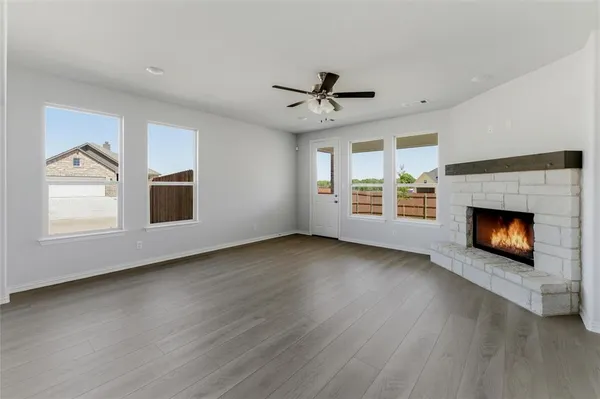 $369,900 | 1221 Sabine River Lane, Springtown, TX 76082